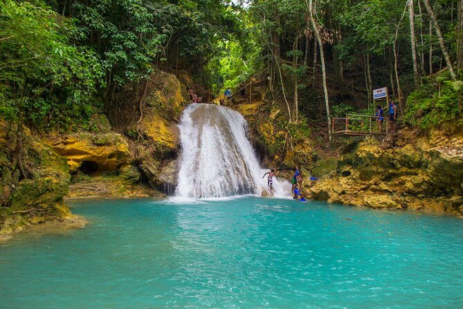 blue-hole-or-dunns-river-and-luminous-lagoon-from-montego-bay