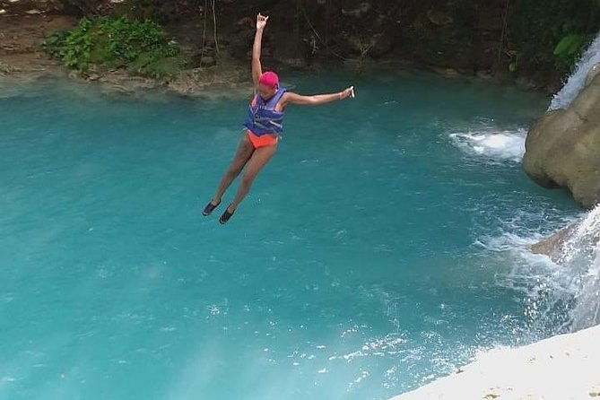 blue-hole-secret-falls-and-river-tubing-private-tour