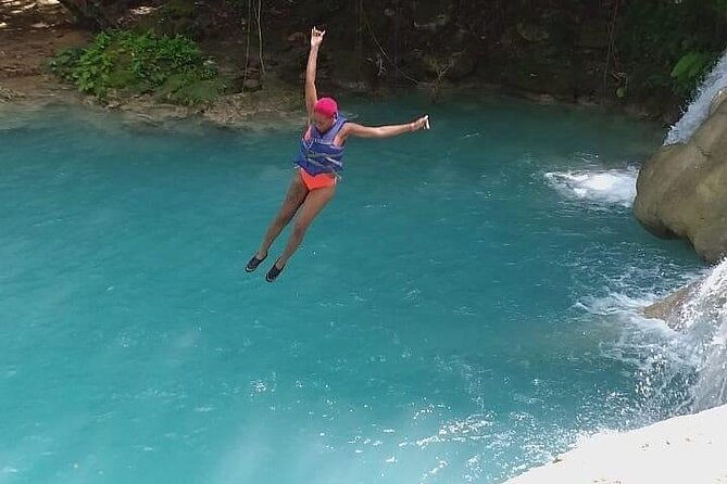 blue-hole-secret-falls-private-tour