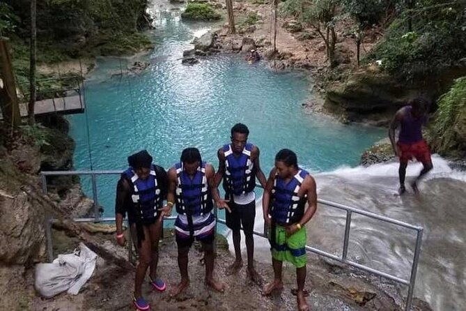 blue-hole-secret-falls-private-tour