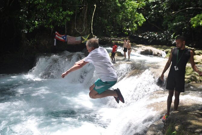 blue-hole-secret-waterfall-and-highlight-tour