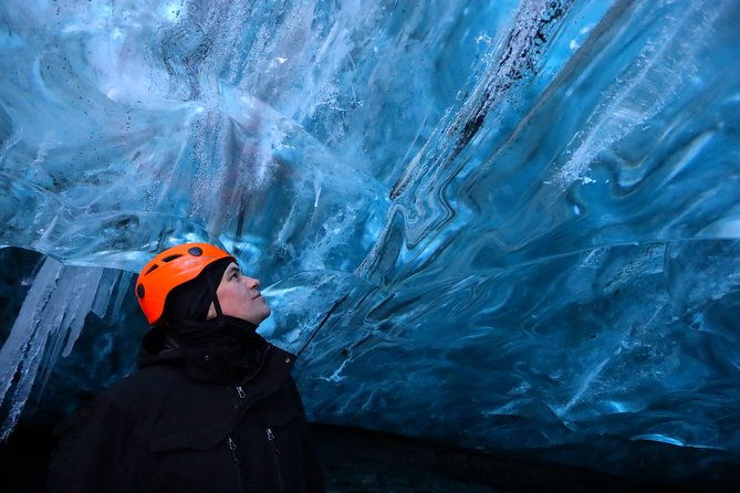 blue-ice-cave-exploration-from-jokulsarlon-glacier-lagoon