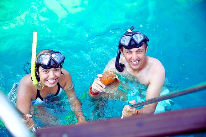 blue-lagoon-and-3-islands-small-group-boat-tour