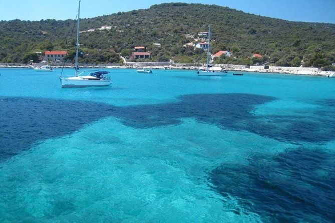 blue-lagoon-and-trogir-town-half-day-speed-boat-tour