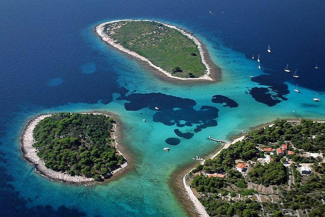 blue-lagoon-and-trogir-town-half-day-speed-boat-tour