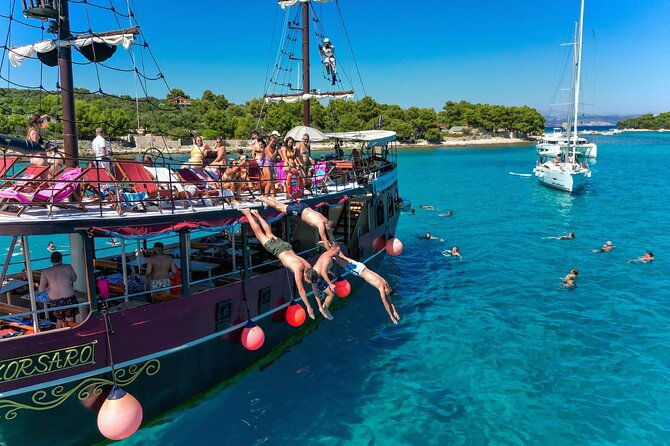 blue-lagoon-boat-tour-with-underwater-museum-and-lunch-included