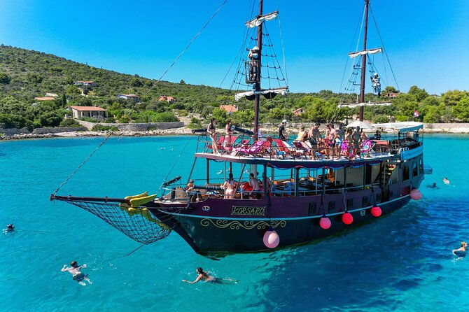 blue-lagoon-boat-tour-with-underwater-museum-and-lunch-included