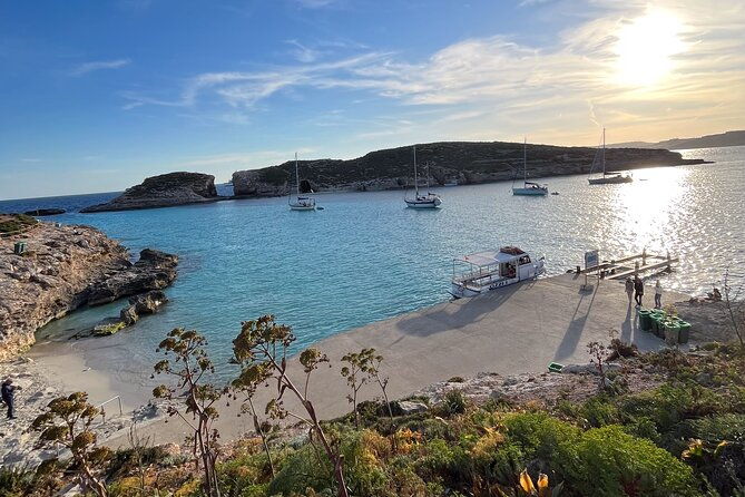 blue-lagoon-ferry-and-caves-tour