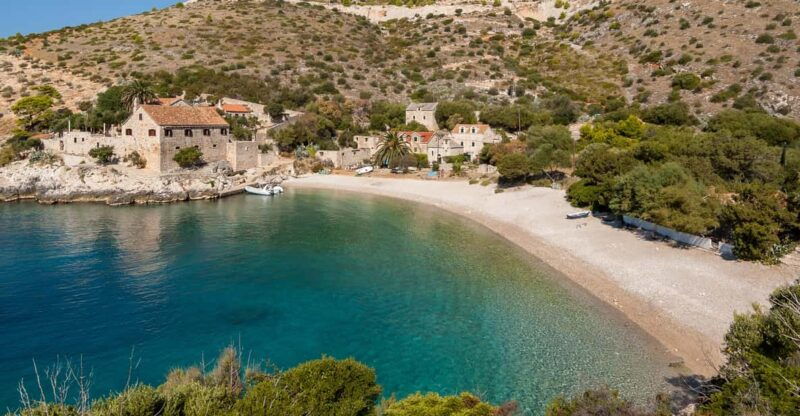 blue-lagoon-hvar-and-pakleni-islands-private-boat-tour