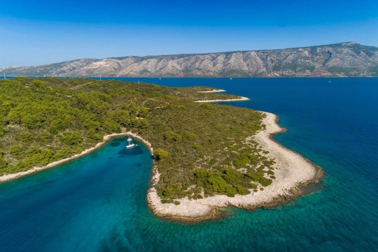 blue-lagoon-hvar-and-pakleni-islands-private-boat-tour