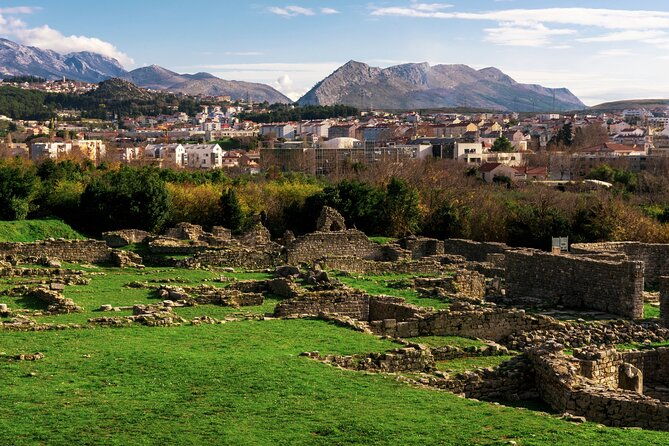 blue-line-tour-with-salona