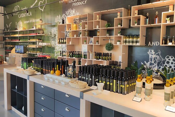 blue-line-tour-with-salona