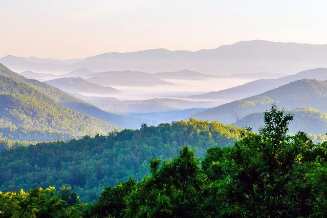 blue-ridge-parkway-waterfalls-hiking-tour-from-asheville