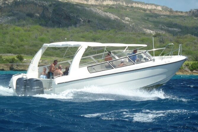blue-room-and-beach-tour-curacao-by-speedboat