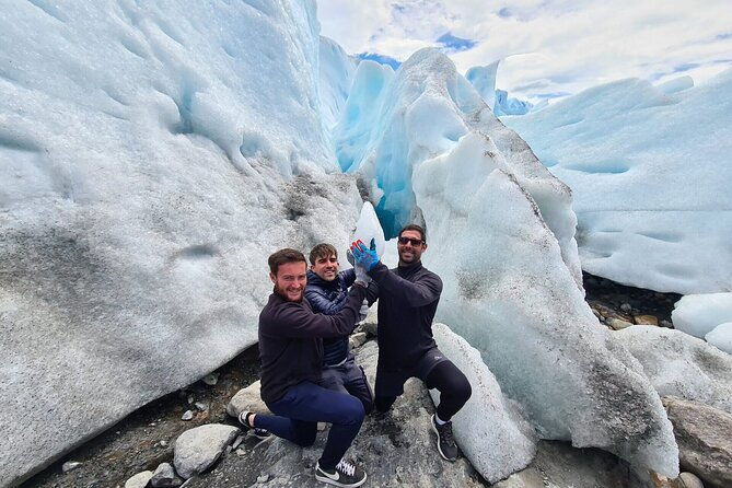 blue-safari-perito-moreno-glacier-with-hiking-and-navigation