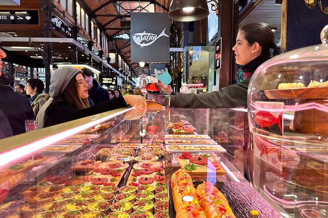 bluefin-tuna-tasting-in-the-most-prestigious-market-of-spain