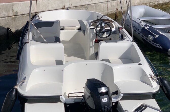bluemarine-me-license-free-bayliner-element-e5-rental