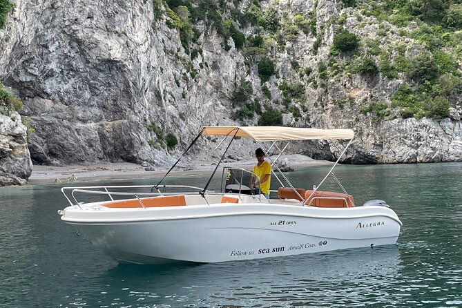 boat-and-dinghy-rental-in-cetara-on-the-amalfi-coast