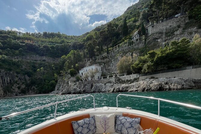 boat-and-dinghy-rental-in-cetara-on-the-amalfi-coast