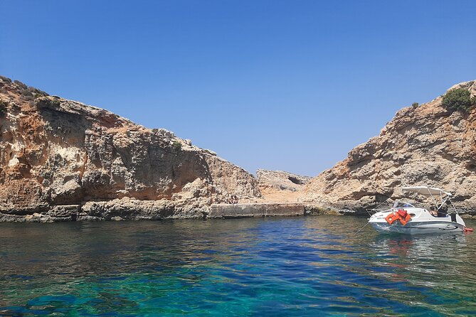boat-charters-blue-lagoon-crystal-lagoon-comino-malta-2