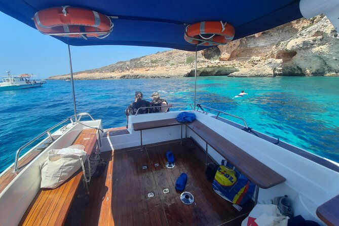 boat-charters-blue-lagoon-crystal-lagoon-comino-malta