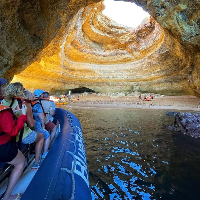 boat-cruise-to-algar-de-benagil-from-lagos
