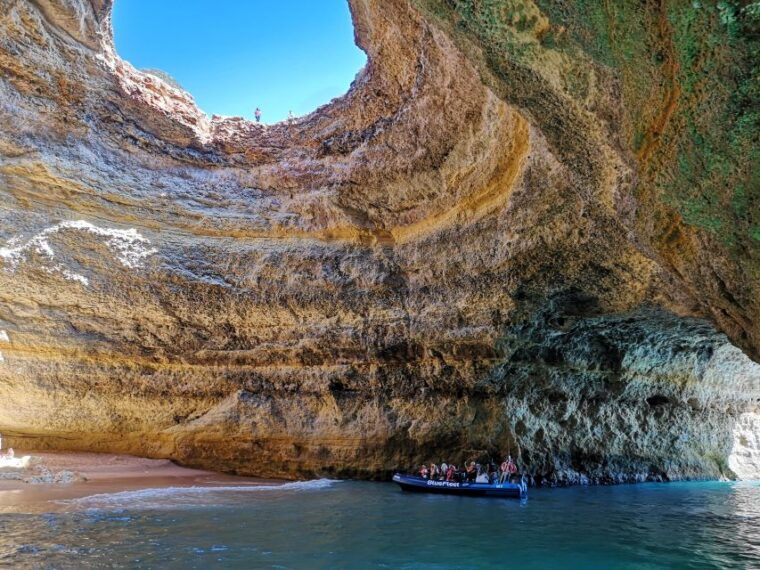 boat-cruise-to-algar-de-benagil-from-lagos