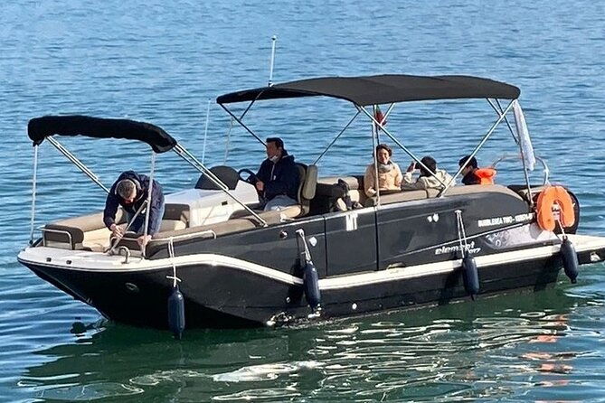 boat-cruise-with-champagne