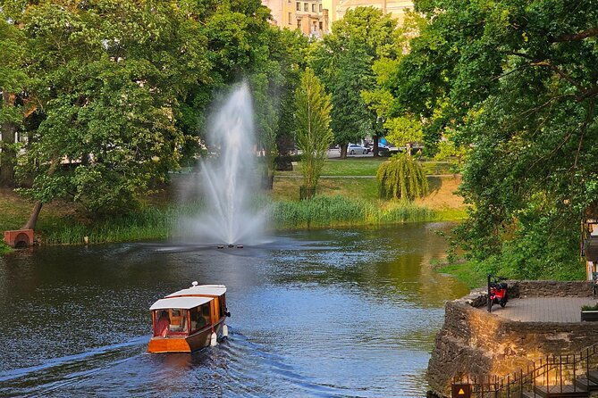 boat-day-tour-in-canal-and-daugava-river
