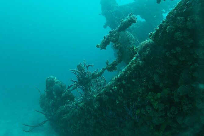 boat-dive-shipwreck-airplanes-reef-2-tanks