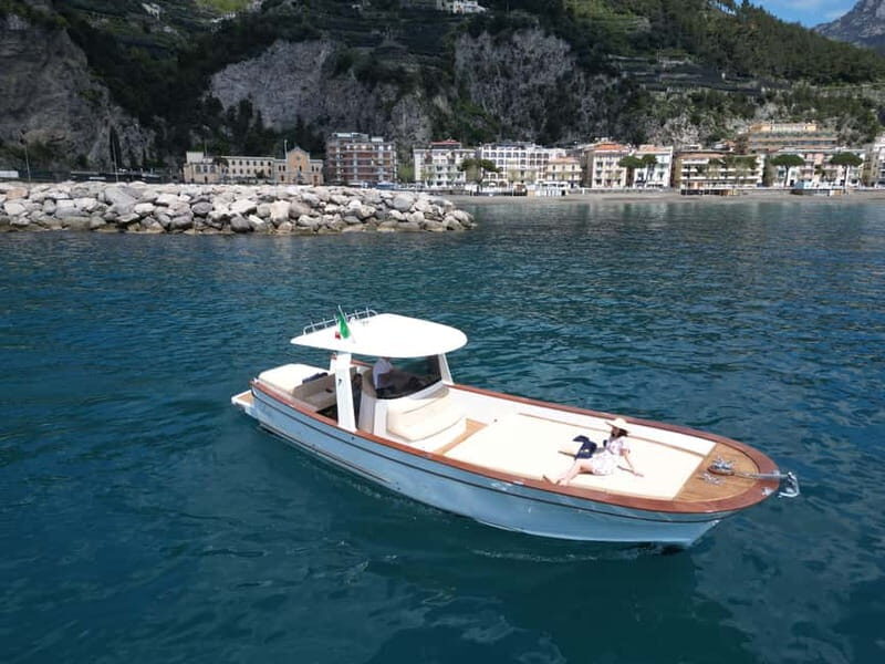 Boat excursion along the Amalfi Coast - An In-Depth Look at the Amalfi Coast Boat Excursion