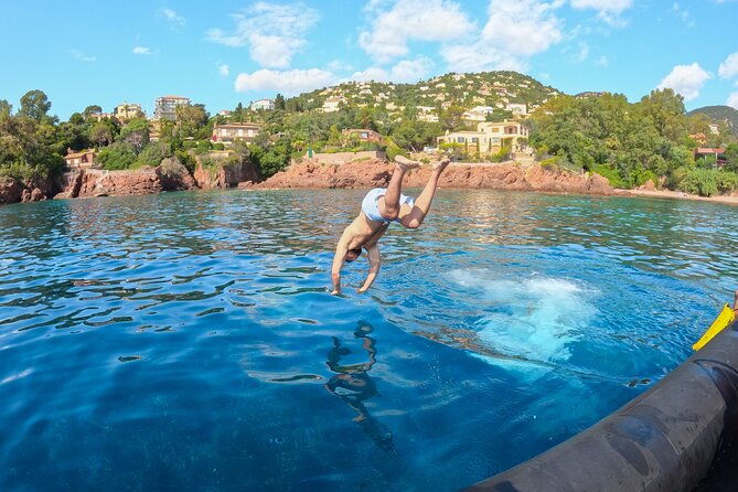 boat-excursion-cannes-esterel-coves-insight-1h30