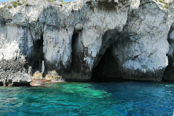 Boat excursion on the island of Ortigia with Snorkeling to the sea caves - Overview of the Ortigia Boat Tour