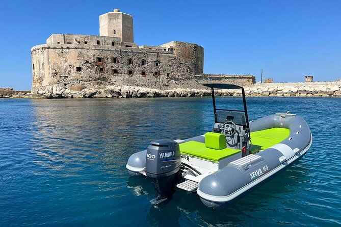 boat-excursion-to-the-island-of-favignana