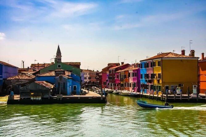 boat-excursion-to-the-islands-of-murano-burano-and-torcello