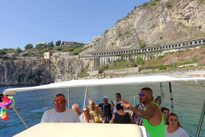 boat-excursions-taormina-giardini-naxos-isola-bella