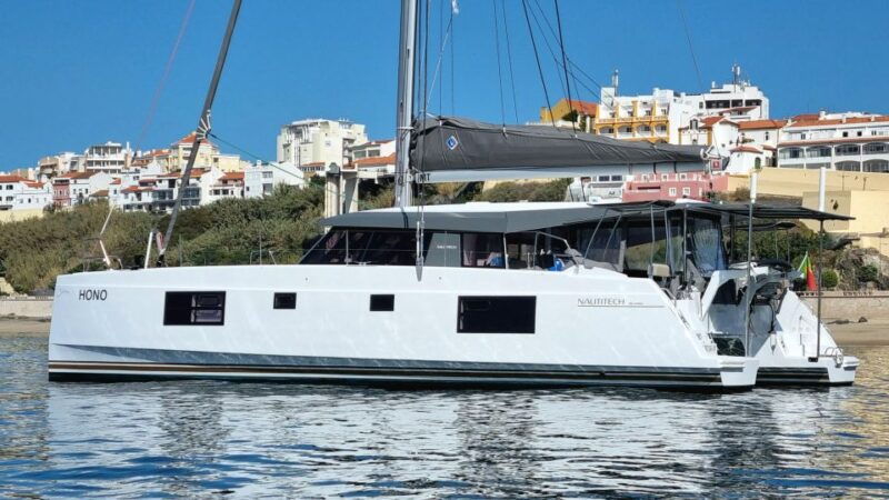 boat-in-algarve-luxury-catamaran-lagos