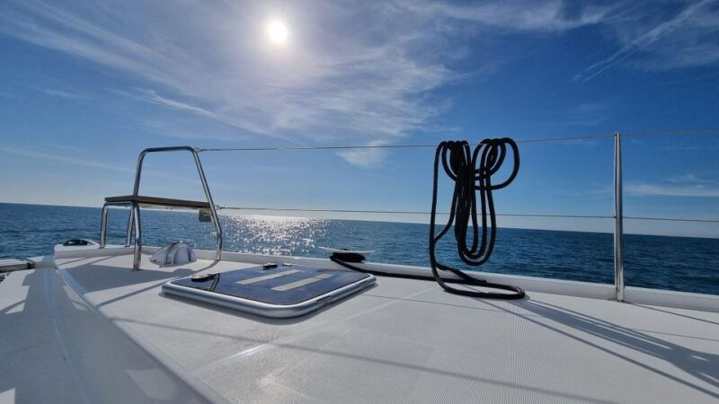 boat-in-algarve-luxury-catamaran-lagos