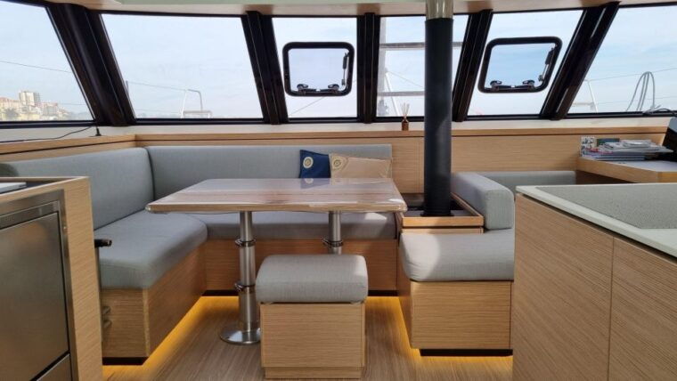 boat-in-algarve-luxury-catamaran-lagos