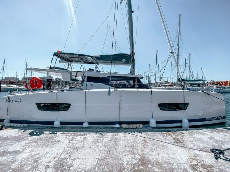 boat-in-algarve-luxury-catamaran-portimao