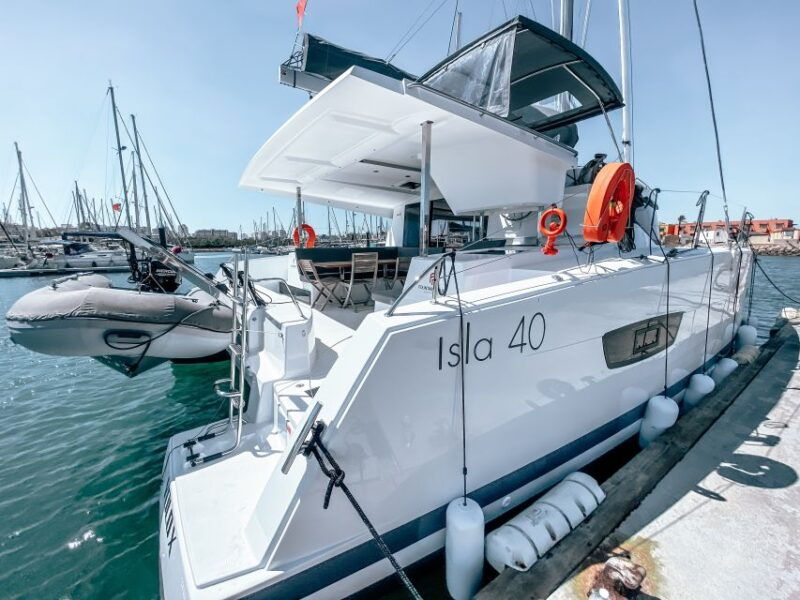 boat-in-algarve-luxury-catamaran-portimao