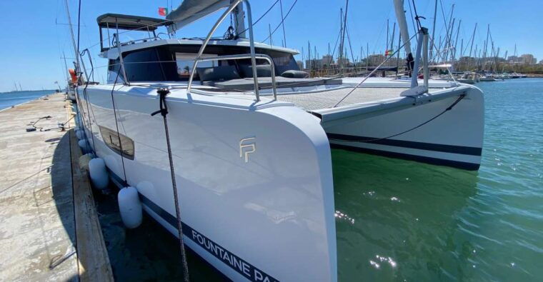 boat-in-algarve-luxury-catamaran-portimao