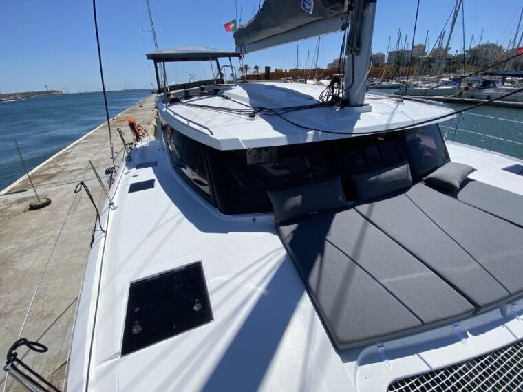 boat-in-algarve-luxury-catamaran-portimao