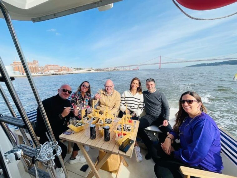 boat-lisbon-sightseeing-tagus-river-fooddrinks-diving