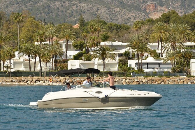 boat-navigation-sea-ray-7-or-11-passengers-in-marbella