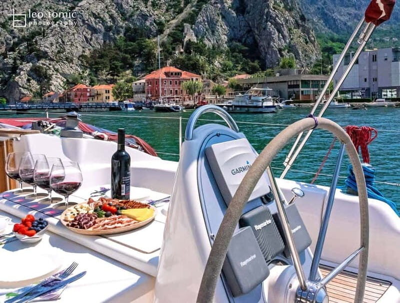 Boat Party in Blue Lagoon with Free Drink,Live DJ and Sunset - What Makes This Boat Party Stand Out?