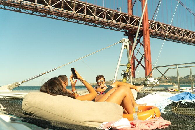 boat-party-party-on-the-tagus-river