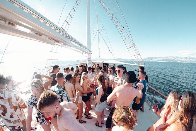 boat-party-split