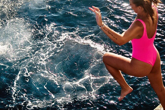 boat-party-with-swimming-stop-experience-in-mykonos