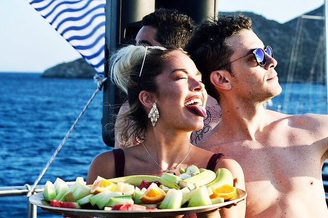 boat-party-with-swimming-stop-experience-in-mykonos